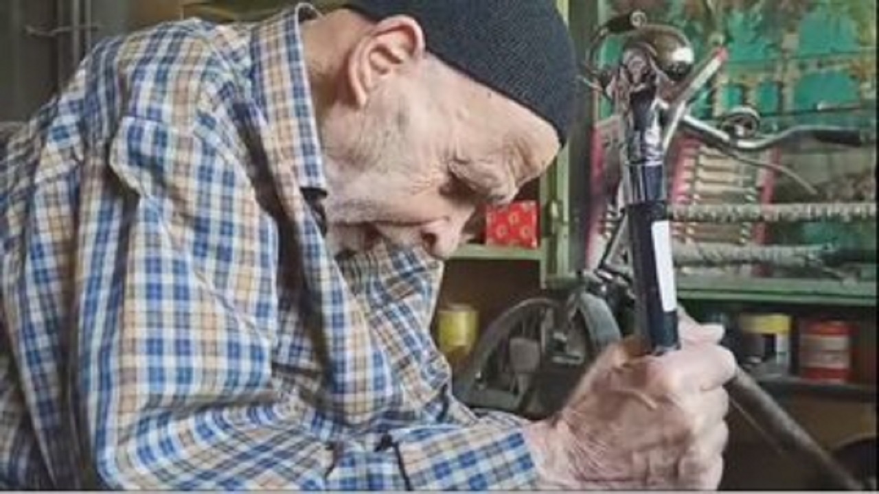 مسن‌ترین چاقوساز زنجان + فیلم