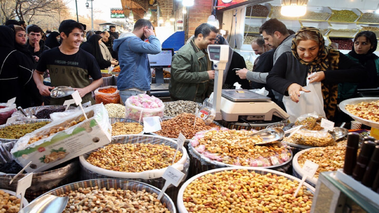 ۱۵ تیم بازرسی بر بازار شب یلدای همدان نظارت می کنند
