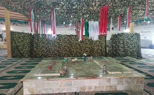 مقبره شهدا در اردوی راهیان نور