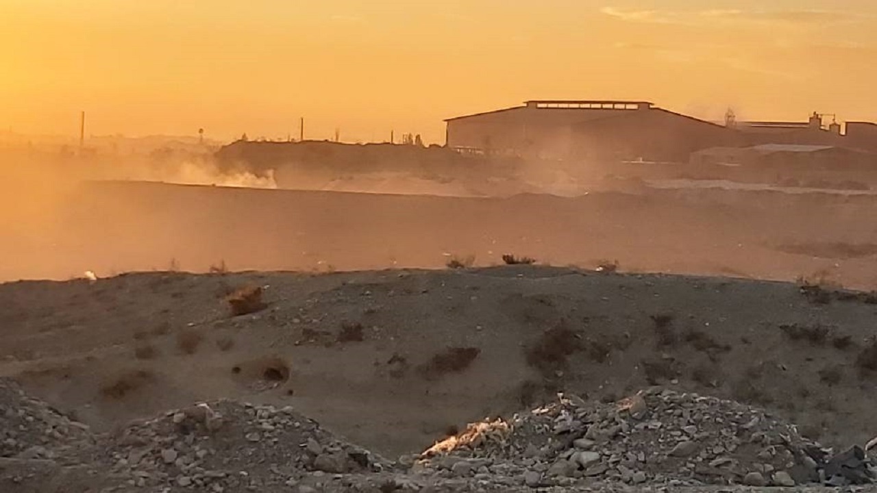 گزارش تصویری از انباشت زباله و زباله سوزی در شهر گلسار