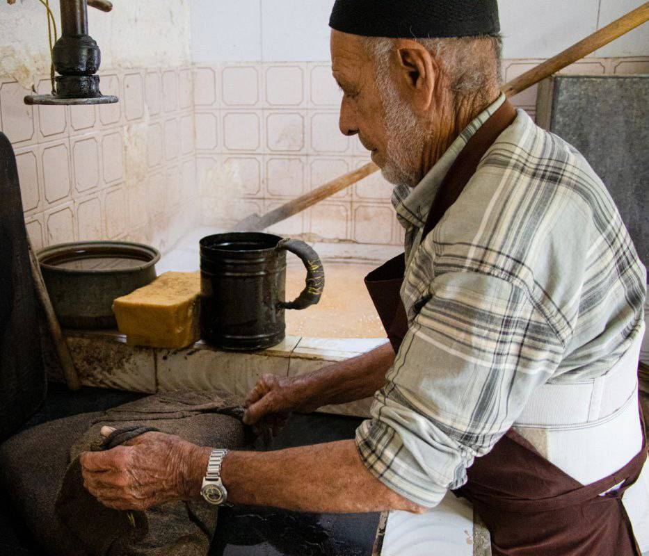 کارگاه تهیه شیره خرما