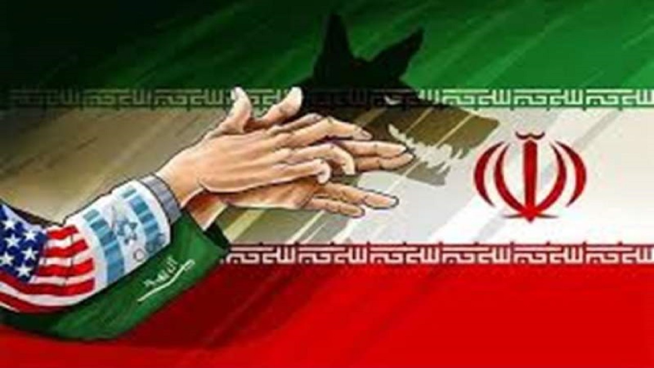 دشمن سعی می‌کند ذهن نسل جوان را منحرف کند