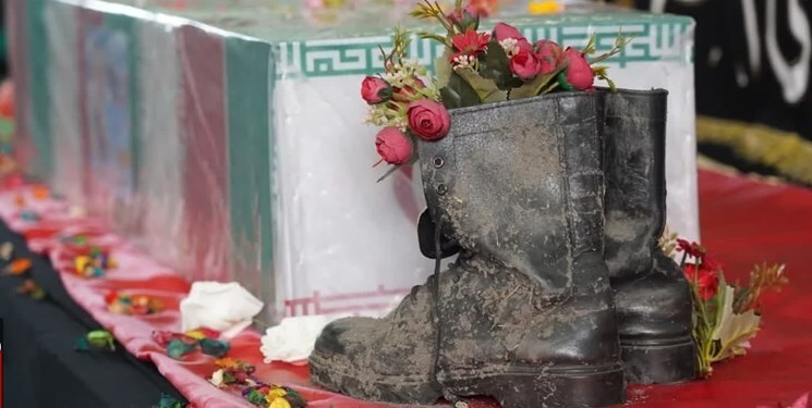 سومین حرم اهل بیت (ع) میزبان لاله‌های زهرایی/سنگ‌تمام شیرازی‌ها در استقبال از شهدای گمنام + فیلم و تصاویر
