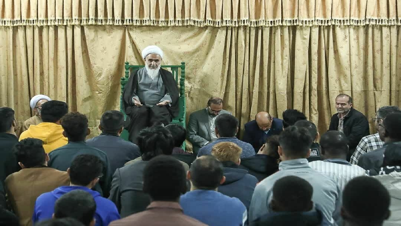 دیدار نماینده ولی فقیه در استان قزوین با دانشجویان غیر ایرانی