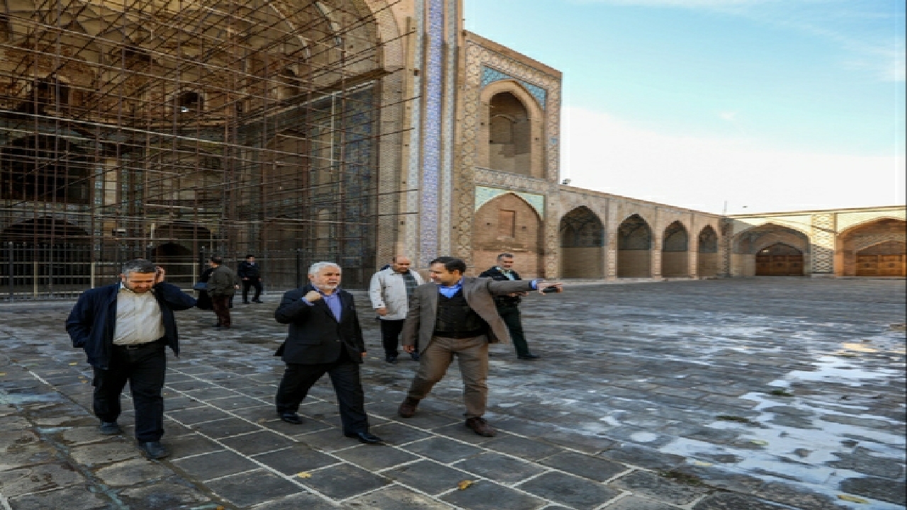 داربست‌های زیر گنبد مسجدجامع قزوین نقش سازه‌ای ندارد