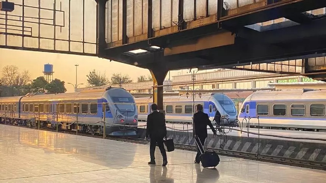 ایمن سازی حریم راه آهن تهران از ماه گذشته آغاز شده است