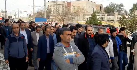 تشییع و خاکسپاری پیکر مادر شهید علیرضا شهریاری در کلاله + فیلم