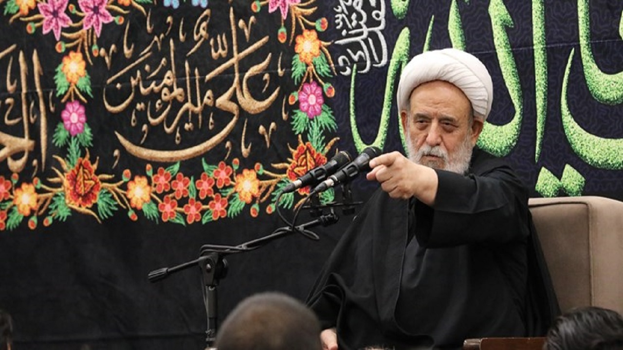 ماجرای رفتار امیرالمومنین با خزانه پر از طلا و نقره