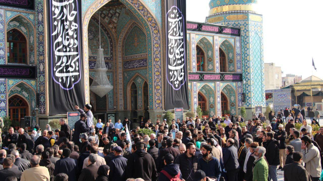 مراسم تشییع شهید مدافع حرم در آستان امامزاده صالح(ع)