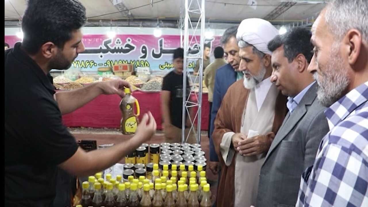 گشایش نمایشگاه عرضه مستقیم کالا در بستک