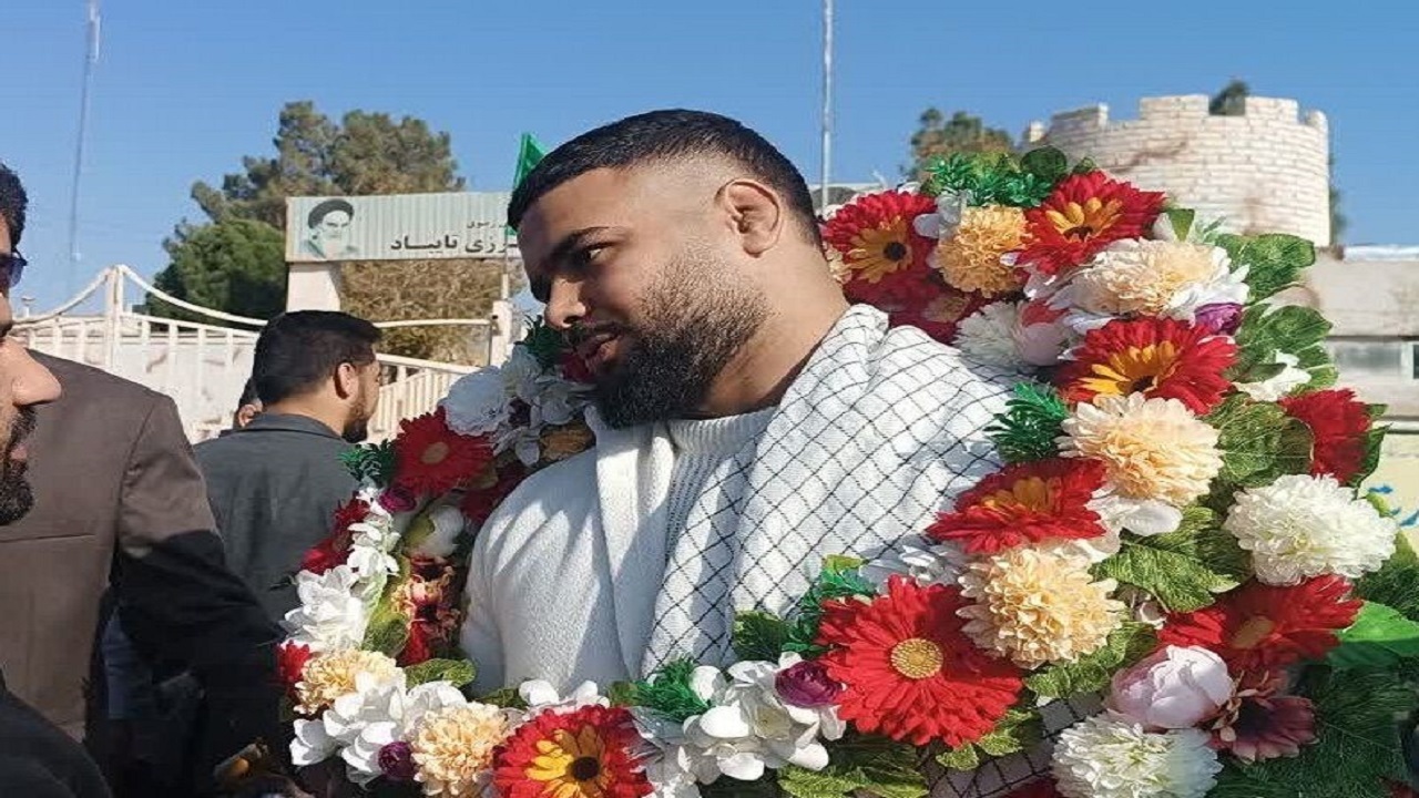 قهرمان کشتی آزاد جهان در زادگاهش تایباد مورد استقبال قرار گرفت