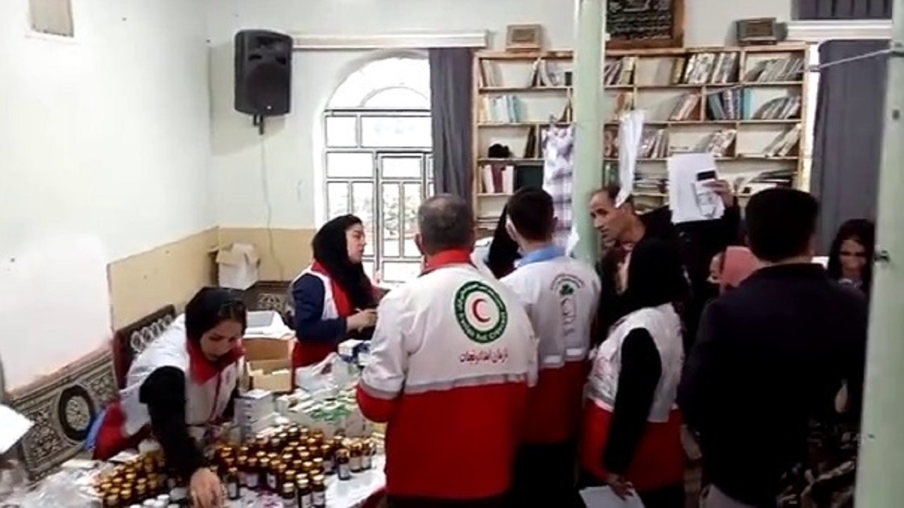 معاینه و درمان رایگان اهالی شیرآباد حویق در تالش
