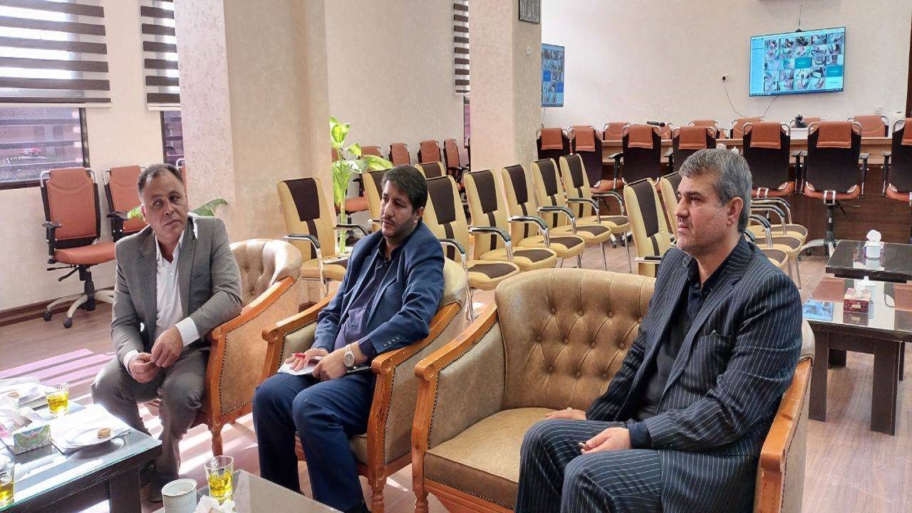 انتقاد از لحن دستوری برای تولید مرغ در کرمان