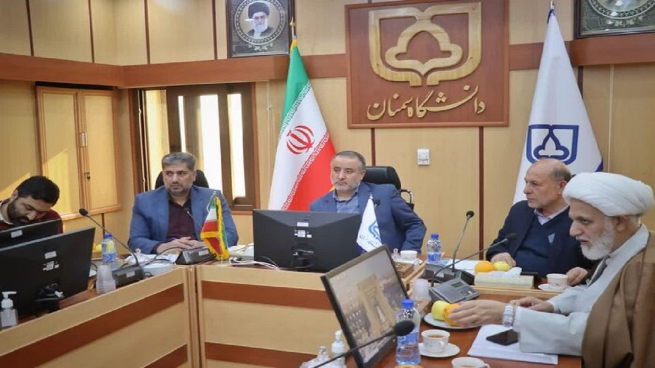 دشمن به دنبال انحراف جنبش دانشجویی است