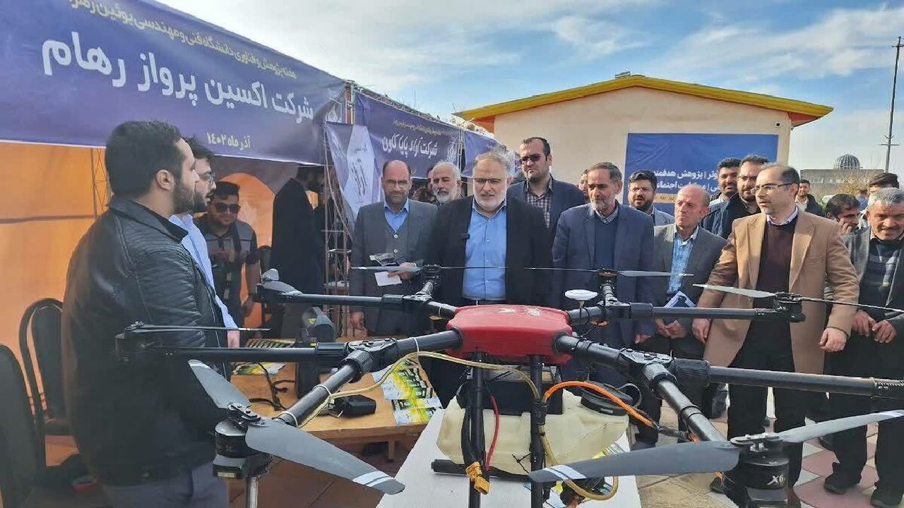 افتتاح نمایشگاه دستاورد‌های پژوهشی در مرکز آموزش عالی بویین زهرا