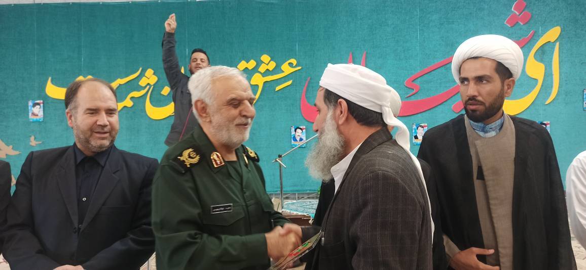 مراسم تجلیل از خانواده شهدای اهل سنت در روستای کاریان