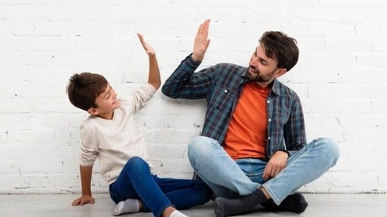 والدین باید در کنار فرزندانشان بازی کنند + فیلم