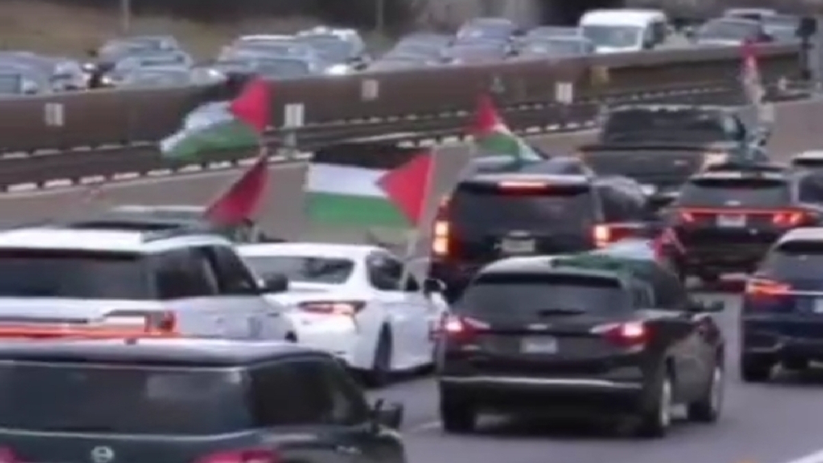 لحظه زخمی شدن خبرنگار فلسطینی بر اثر حمله رژیم اسرائیل + فیلم