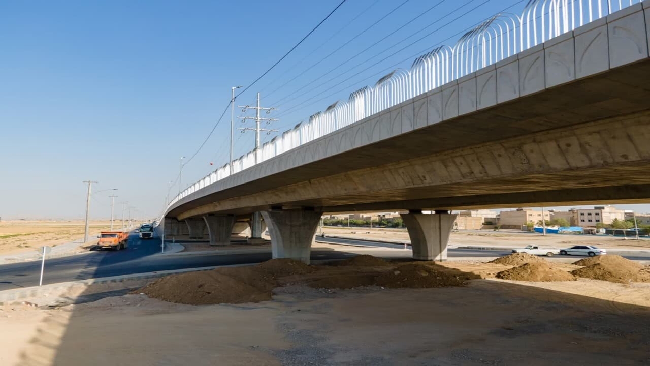 پیشرفت ۷۰ درصدی ساخت پل ارمک در بندرلنگه