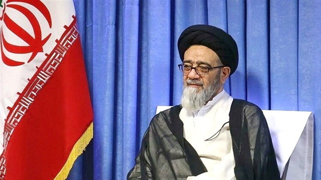 تجلیل از عوامل اجرایی و کارشناسان برنامه تلویزیونی آبروی عالم در تبریز