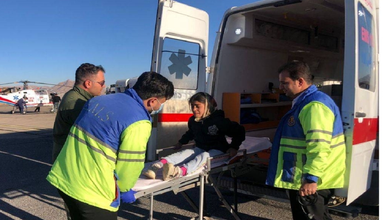پرواز بالگرد اورژانس برای نجات جان دختر بچه ۱۲ ساله