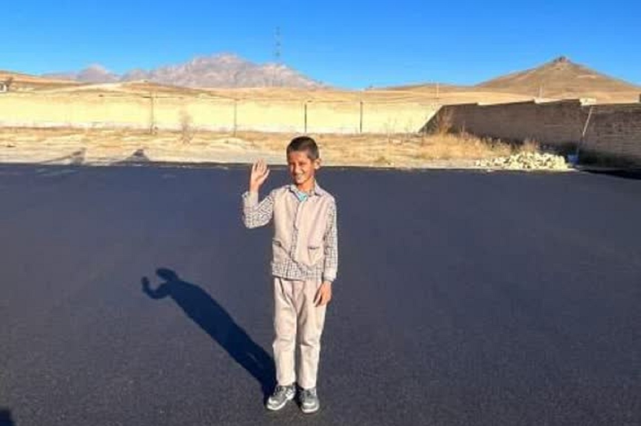 تکمیل خوش عهدی دانش آموز فریدنی