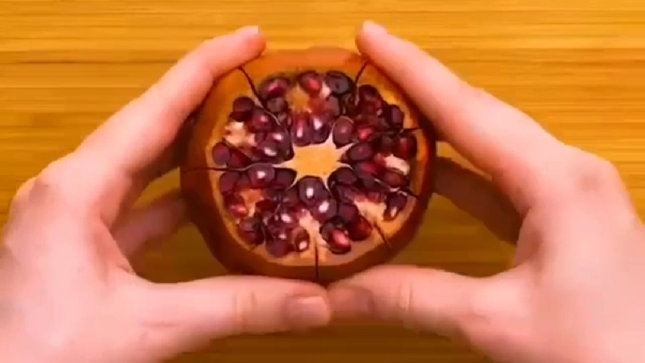 راهکاری برای جدا کردن دانه انار + فیلم