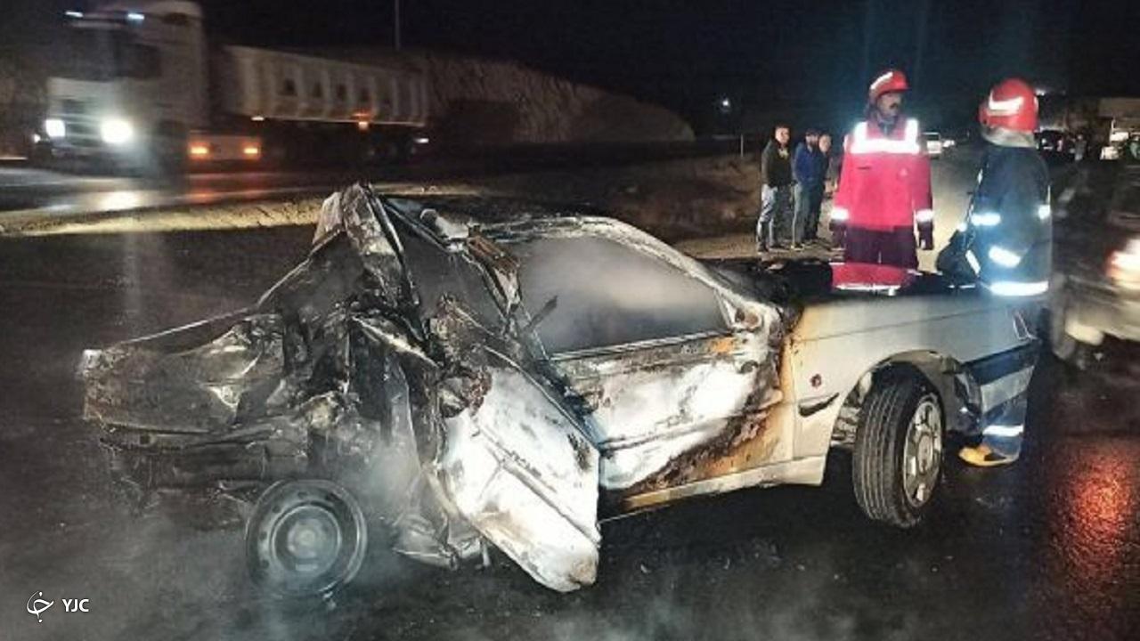 برخورد شدید دو دستگاه کامیون و پژو در کنارگذر جدید بوکان