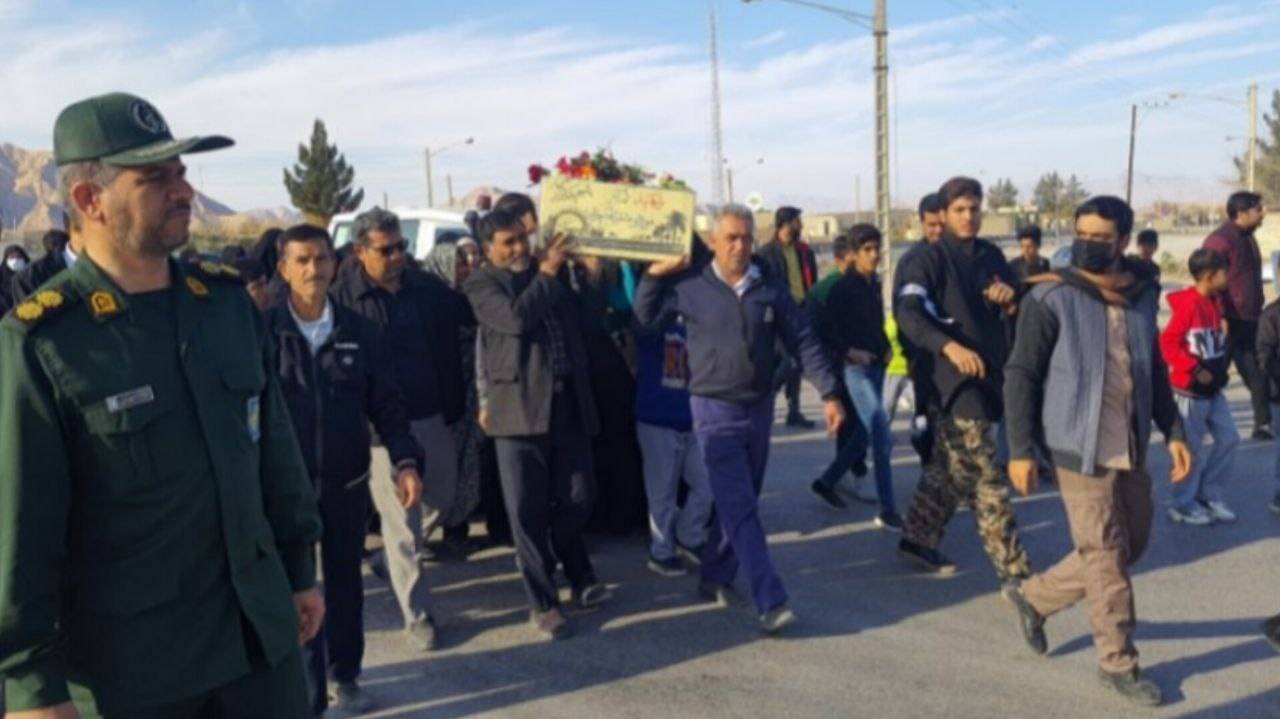 تشییع شهید گمنام در روستای گمنام