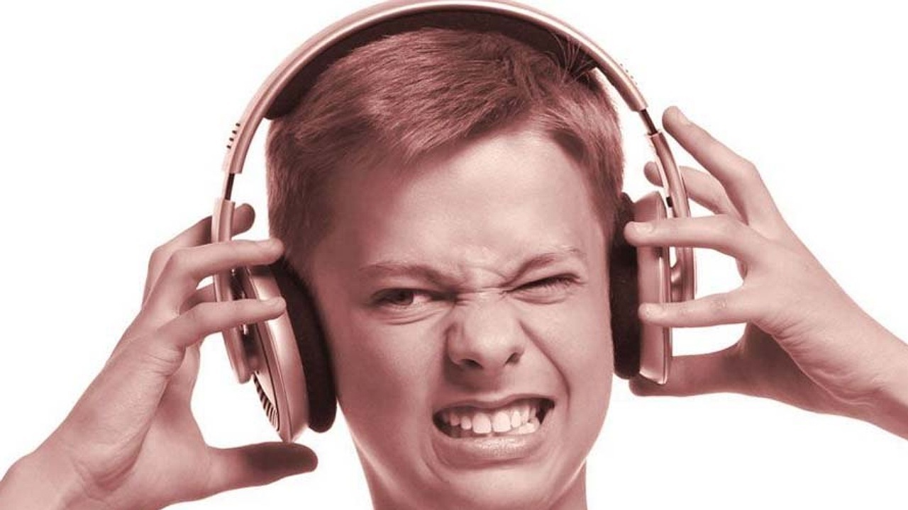 تاثیر صدای بلند روی گوش + فیلم