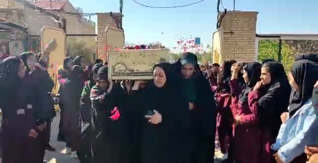 مراسم استقبال دانش آموزان از شهید گمنام در خنج + فیلم