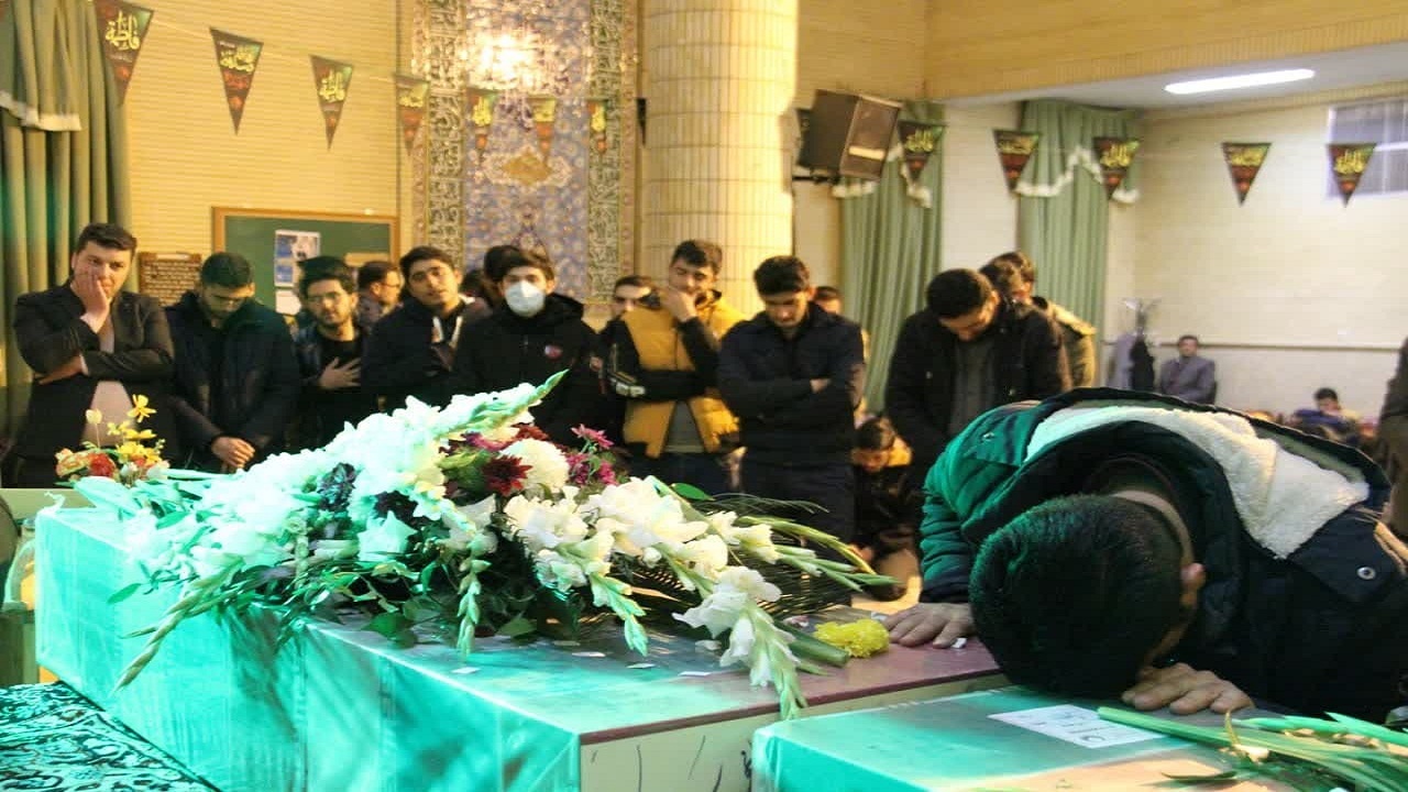 دوشهید گمنام مهمان جمع دانشجویان +عکس