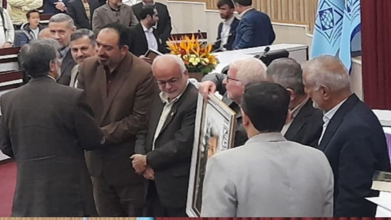 تقدیر از استاد افغانستانی دانشگاه امام خمینی (ره)