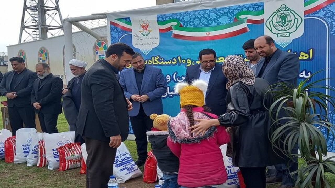 اهدای ۷۰۰ بسته معیشتی و ۱۰ دستگاه بخاری به خانواده زندانیان نیازمند