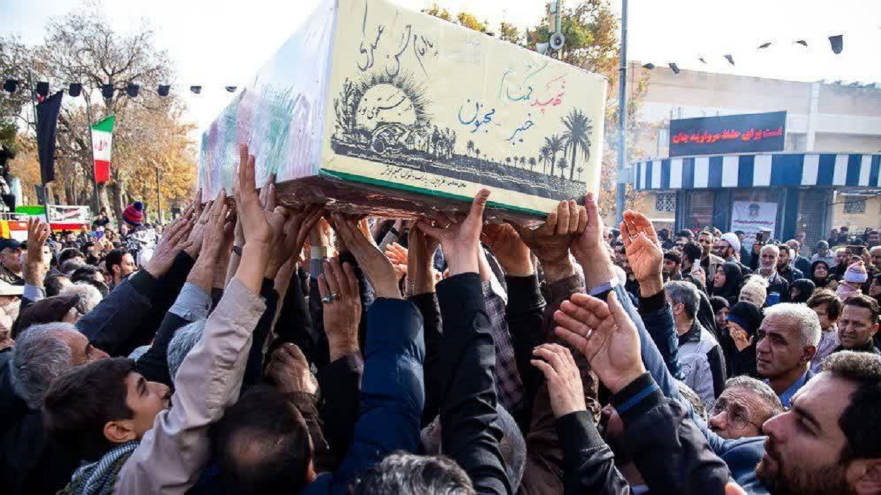 تشییع ۸ شهید گمنام همزمان با ایام فاطمیه در قزوین + تصاویر