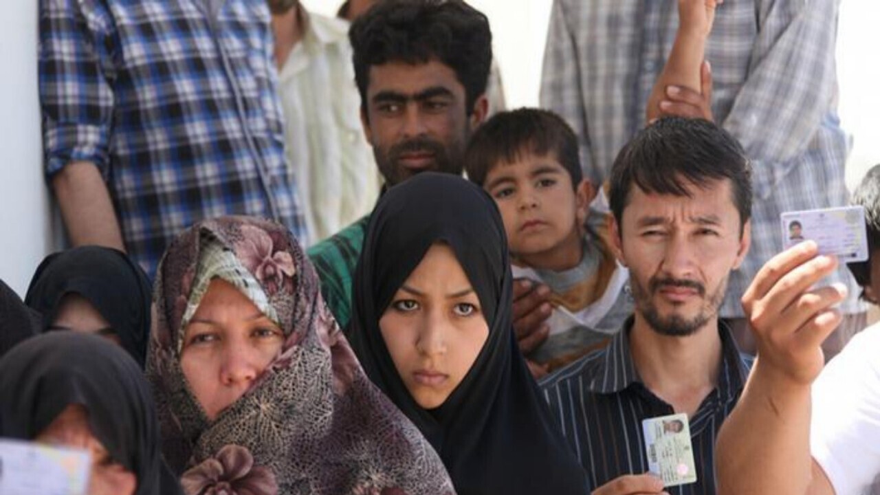 آغاز توزیع کارت هوشمند اتباع خارجی در بوشهر