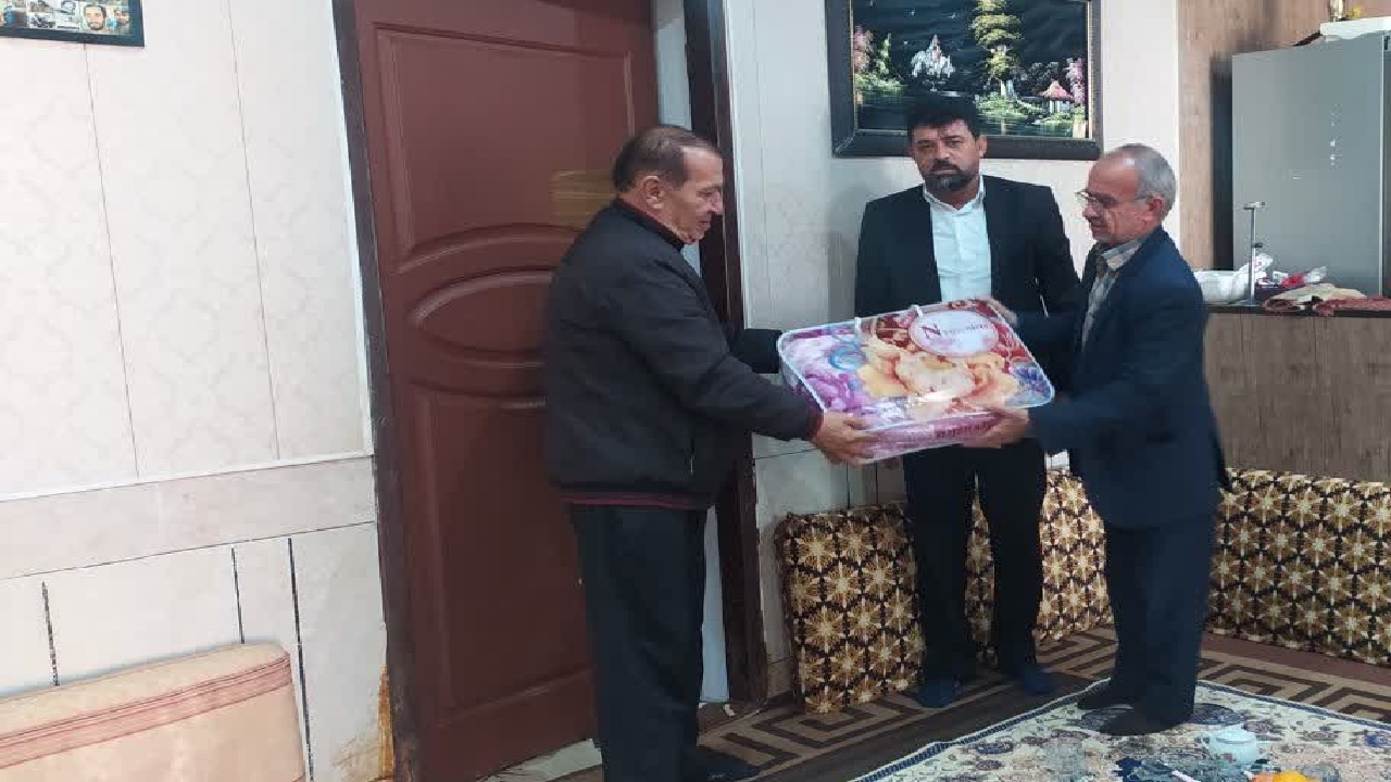 خانواده شهدا و جانبازان یادگاران حضرت امام خمینی (ره) هستند
