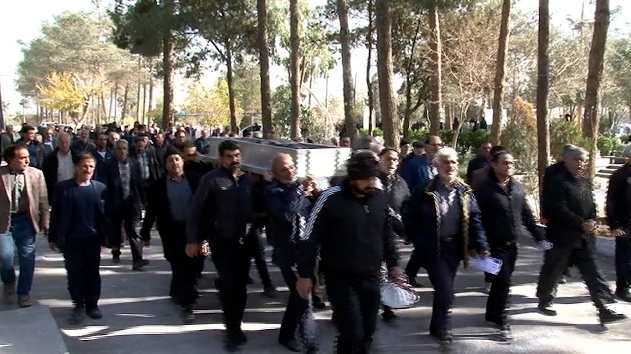 تشییع  و  خاکسپاری مادر شهیدان رجبی