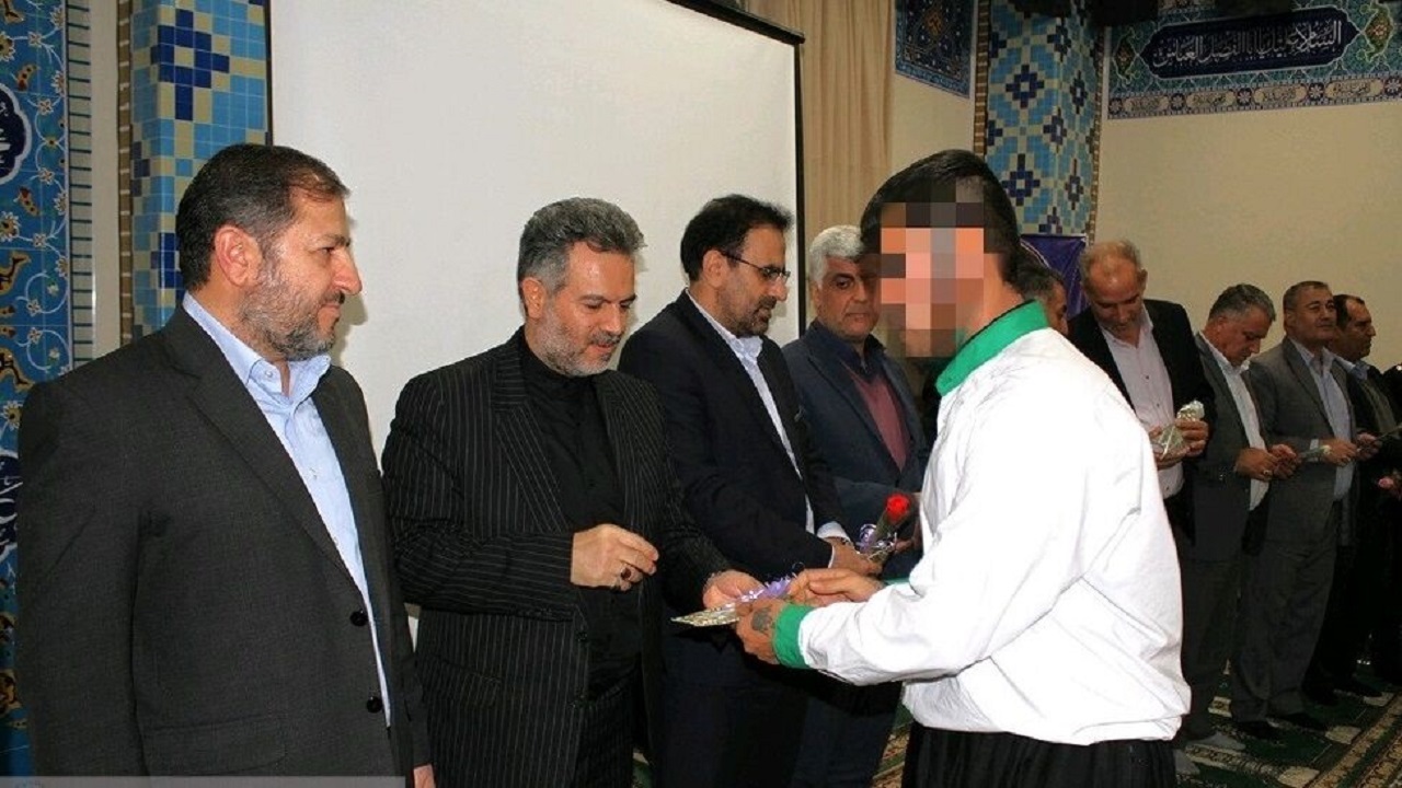 ۱۴ زندانی ایلامی به آغوش خانواده بازگشتند