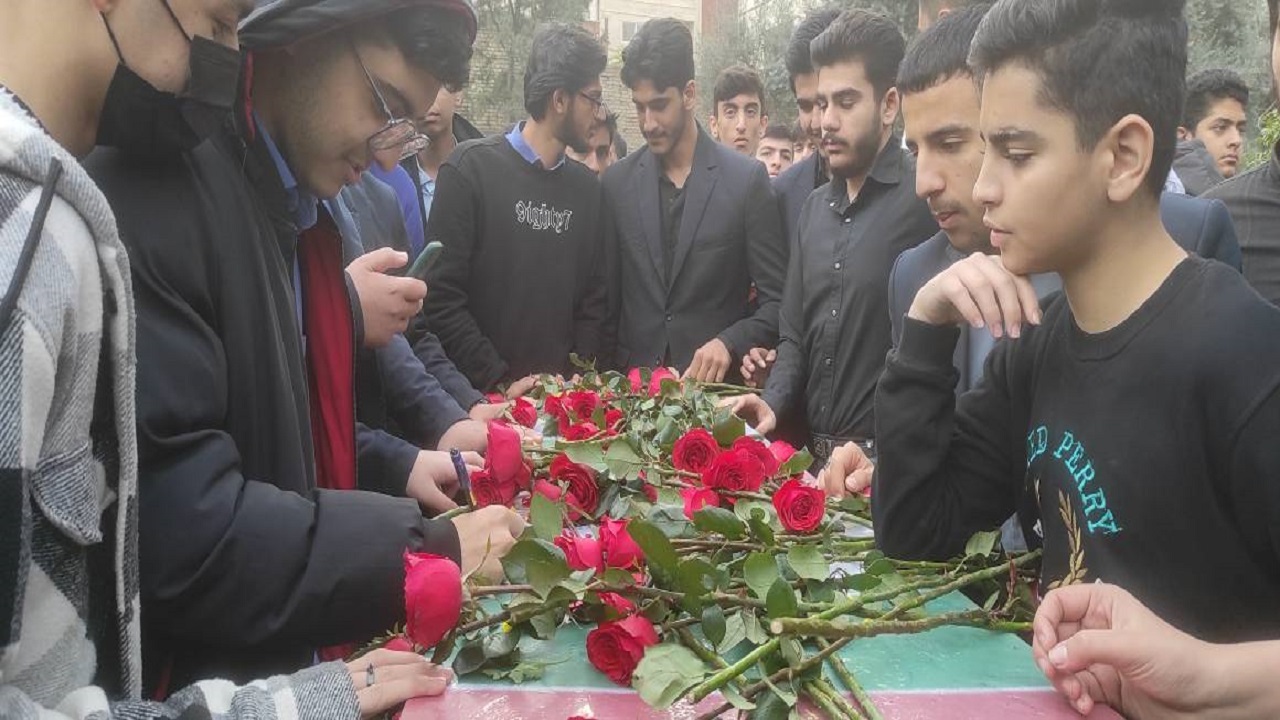 مراسم تشییع پیکر شهید گمنام در چند مدرسه گرگان