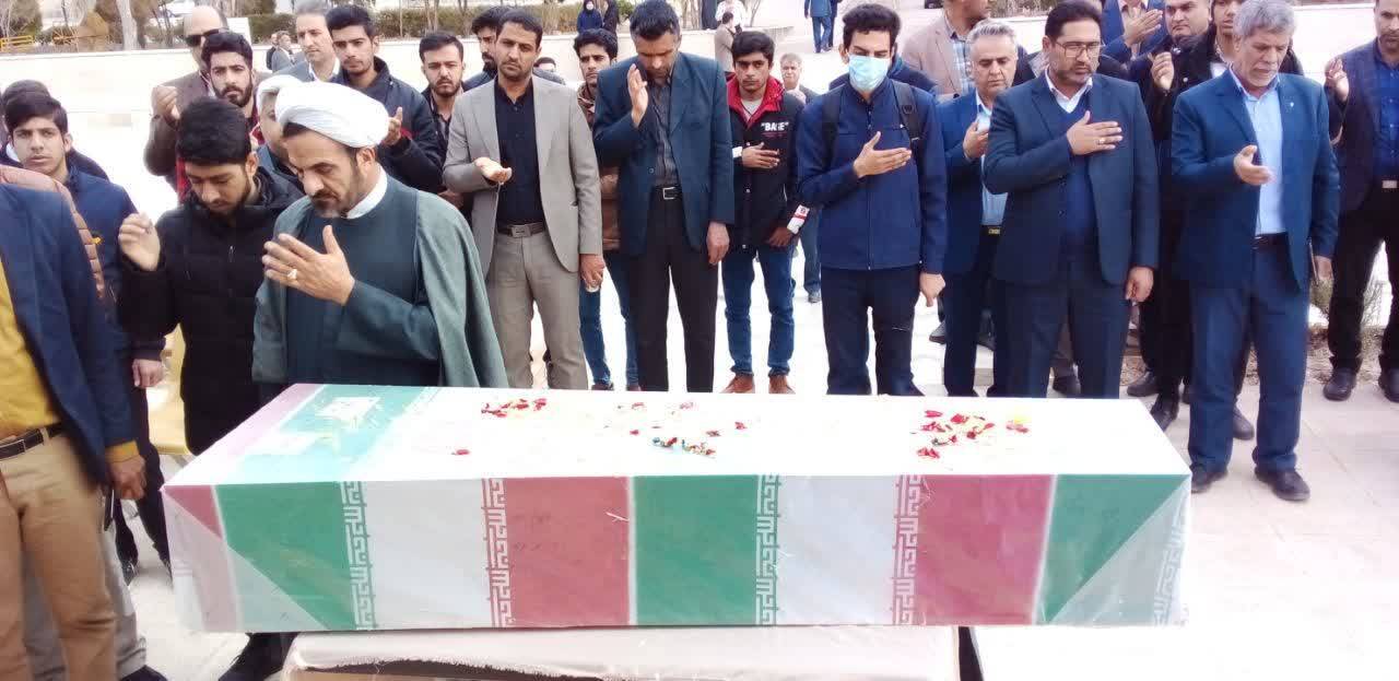 گزارش تصویری از مراسم تشییع و وداع با پیکر مطهر شهید گمنام دفاع مقدس در کرمان