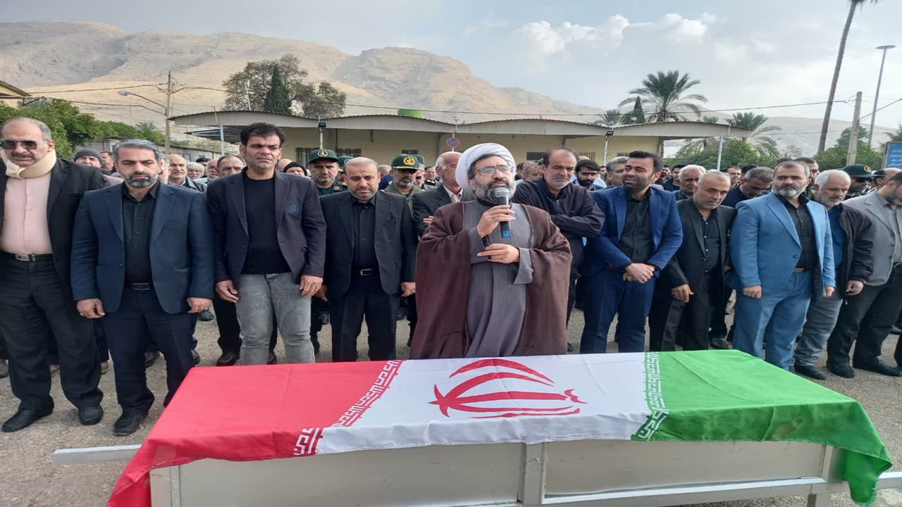 مادر شهیدان گلستان در کازرون تشییع شد + تصاویر