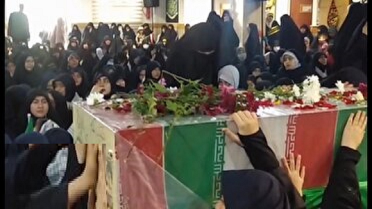 تشییع شهید گمنام در یادواره شهدای «سفیران عشق» با حضور دانش آموزان قمی