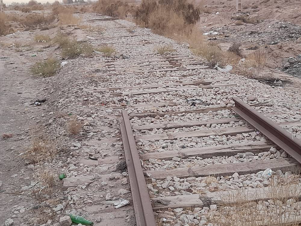 ایستگاه راه آهن متروکه در باقرآباد کرمان