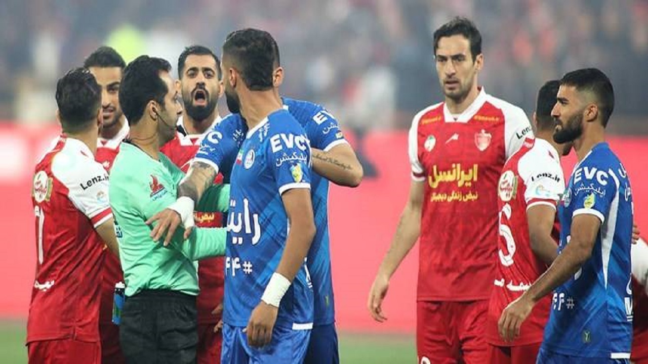پرسپولیس ۱ - ۱ استقلال/ فرار آبی‌ها از شکست با کمک VAR