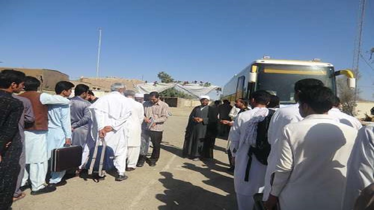۳۷ دانش آموز خاش به مناطق عملیاتی جنوب کشور اعزام شدند