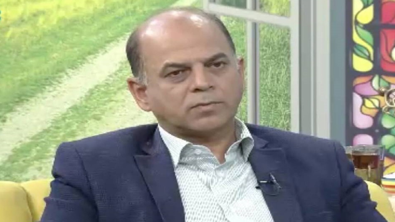 بازیکن استقلال باید اخراج می‌شد/ داوران اتاق VAR در اندازه دربی نبودند