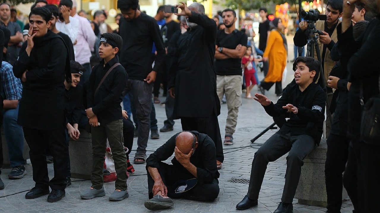 آیین سنتی چهارپایه خوانی در قم برگزار شد