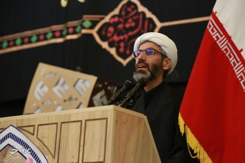تاکید امام جمعه موقت شیراز بر مسئله آخرت گرایی و معنویت‌گرایی