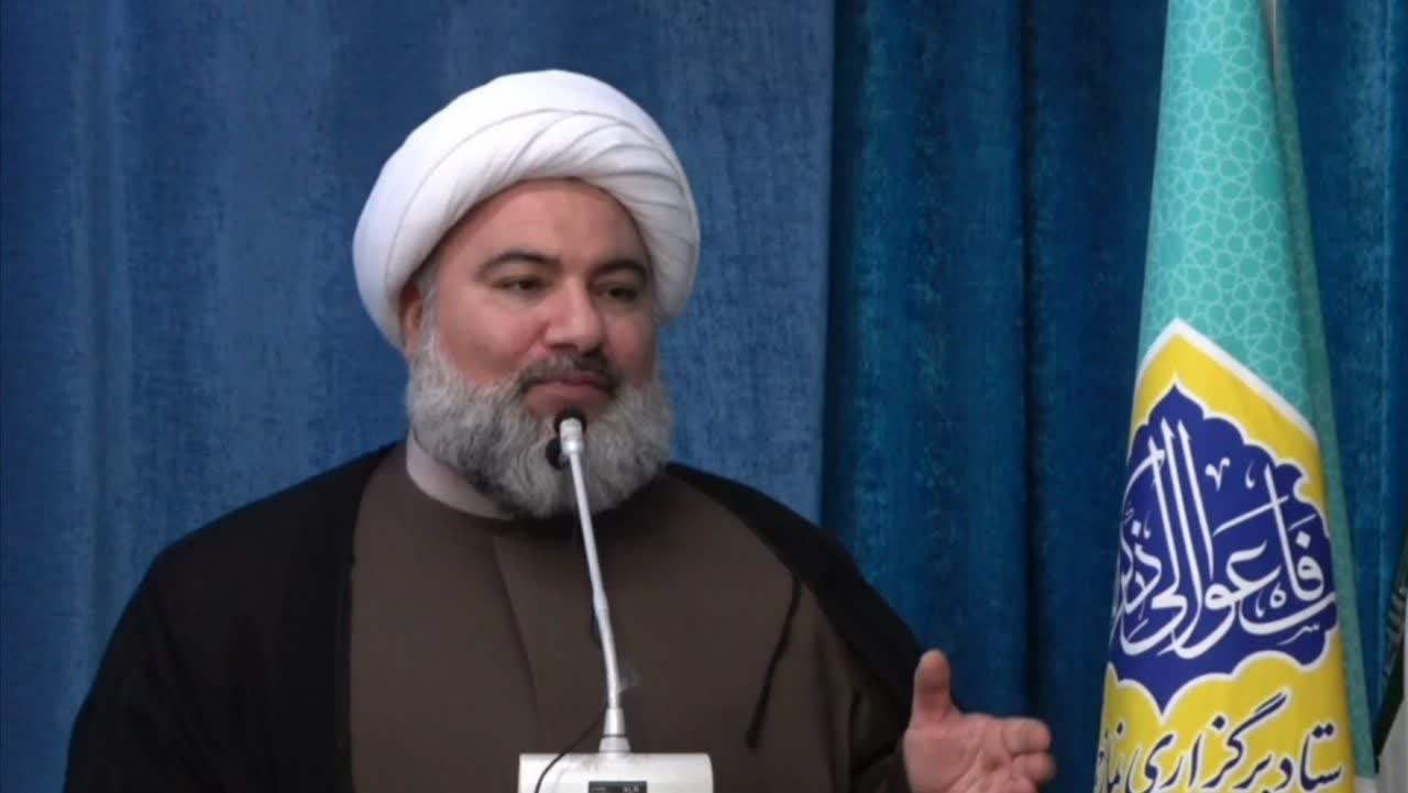 مراقب فرزندان خود در برابر آسیب های فضای مجازی باشید
